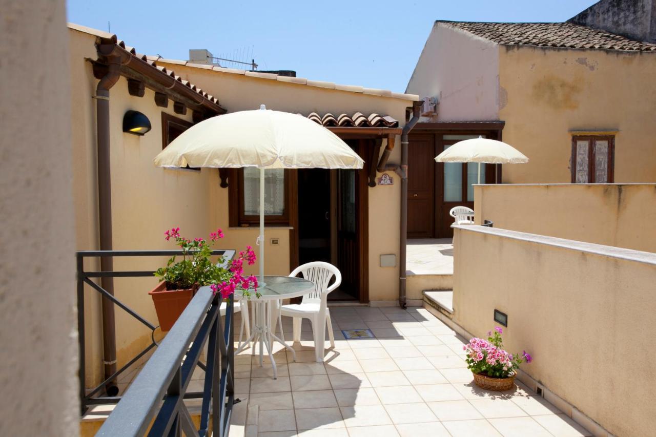Residence Cortile Merce Trapani Exteriör bild
