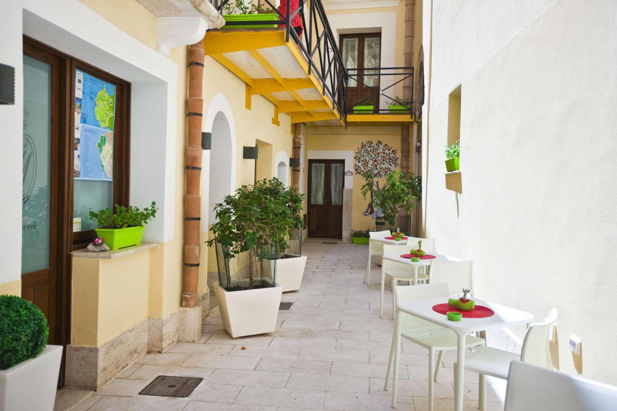 Residence Cortile Merce Trapani Exteriör bild